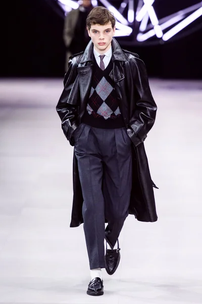 Look 30